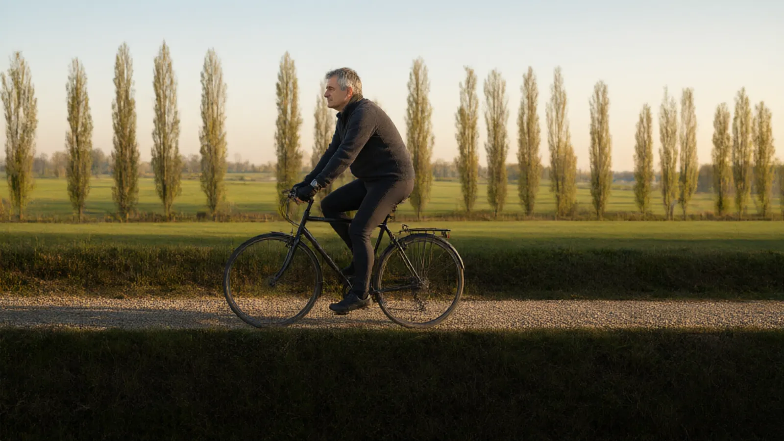 Roberto in bici sull'argine del Brenta